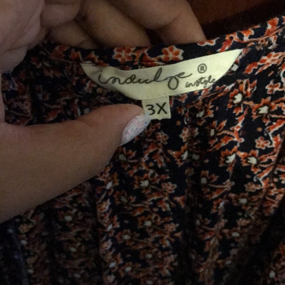 Cold shoulder top - Picture 4 of 4